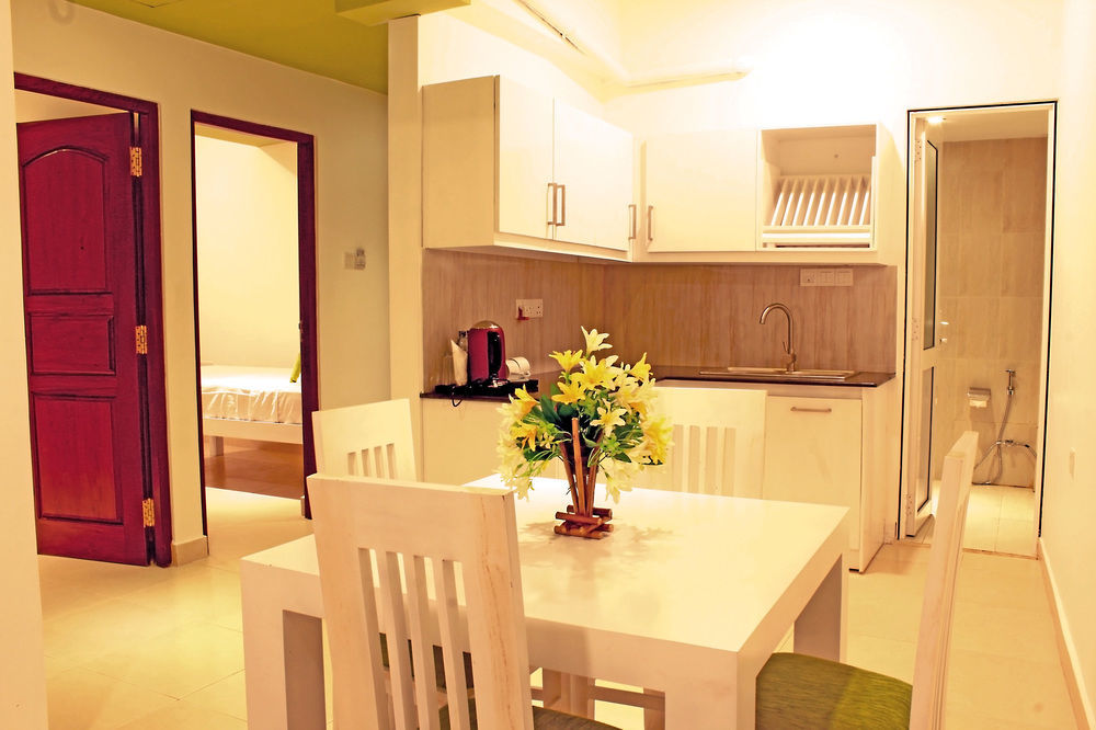 Thilhara Days Inn Коломбо Екстер'єр фото