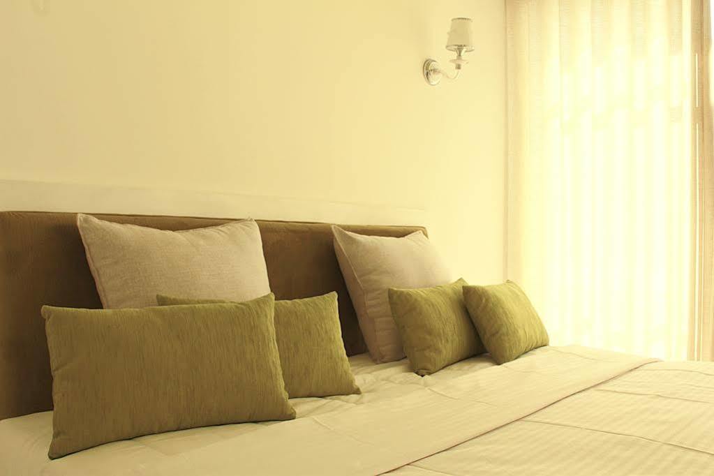 Thilhara Days Inn Коломбо Екстер'єр фото